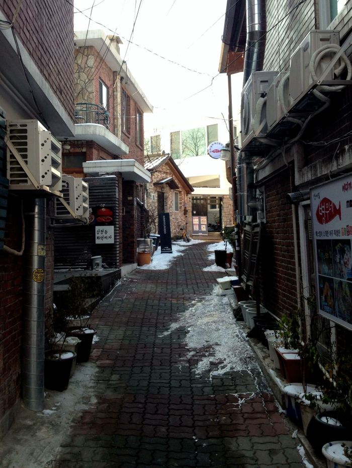 One of the many small streets of Samcheong-dong