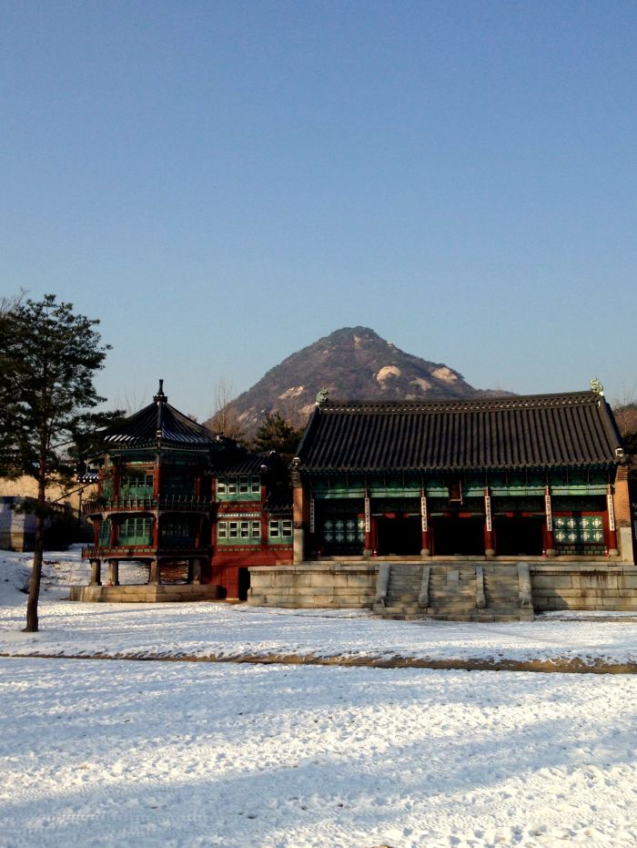 Towards the north entrance of Gyeongbokgung