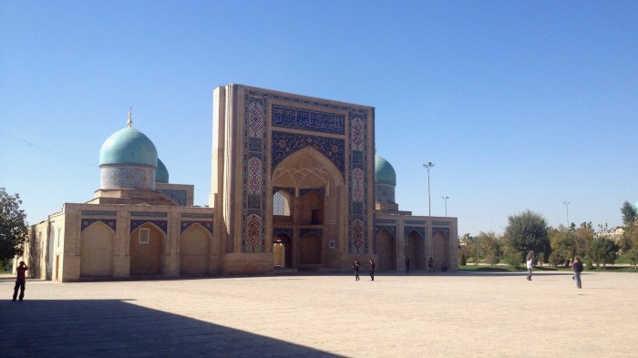 Barak Khan Medressa, part of the Kast Imom complex