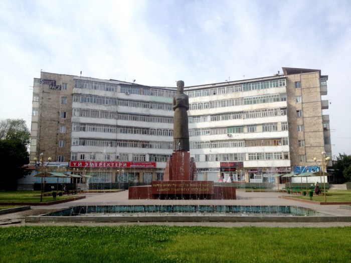 Statue and Building in Osh